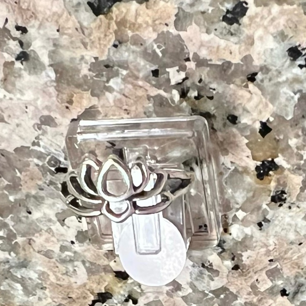 Silver Lotus  Ring (Size 6 1/2)